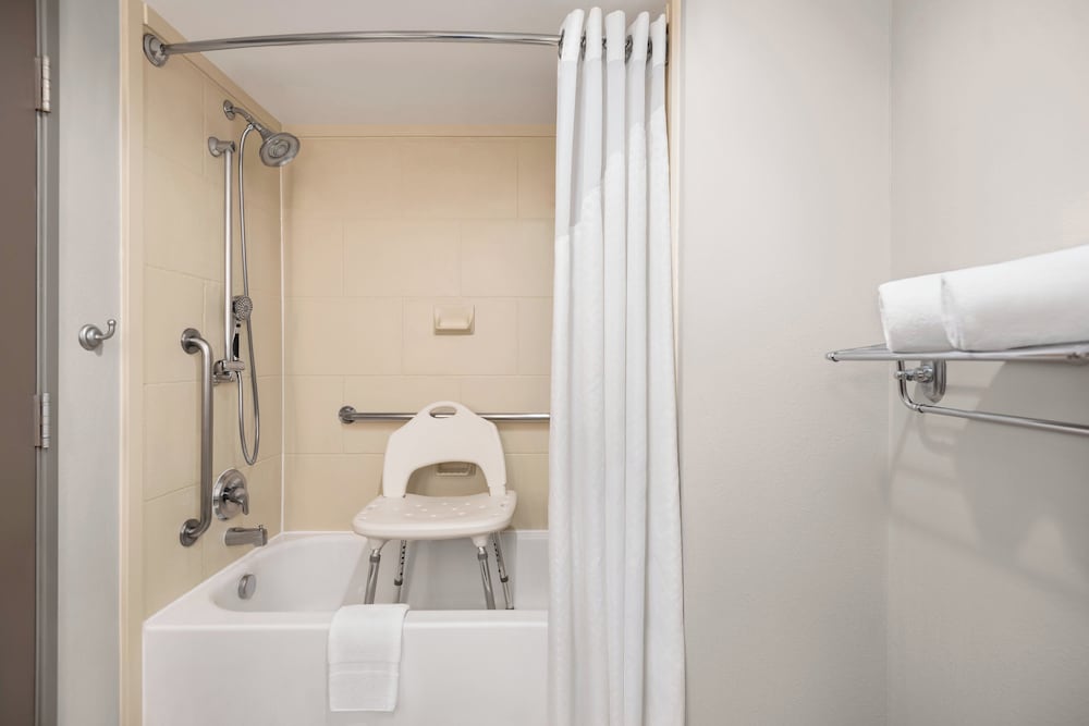 Holiday Inn Express Hotel & Suites Fredericksburg by IHG - photo 26