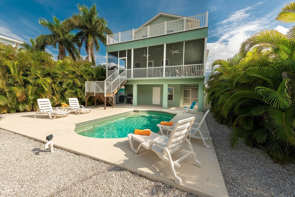 Pelican Villa — 4-Star Luxury Hotel in Anna Maria, United States