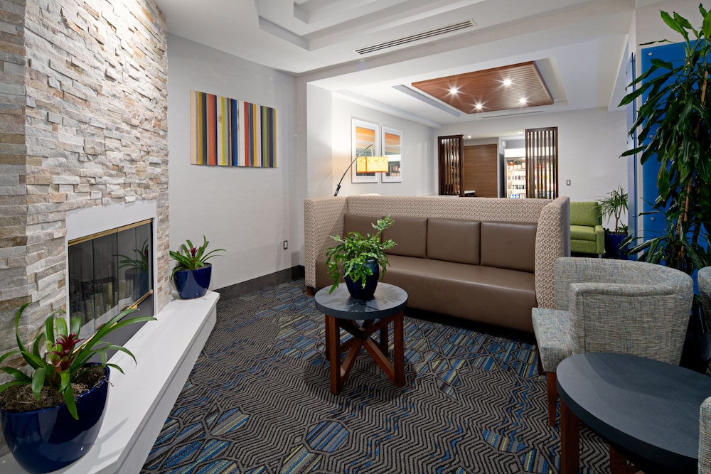 Holiday Inn Express Hotel & Suites Atascadero by IHG - photo 71