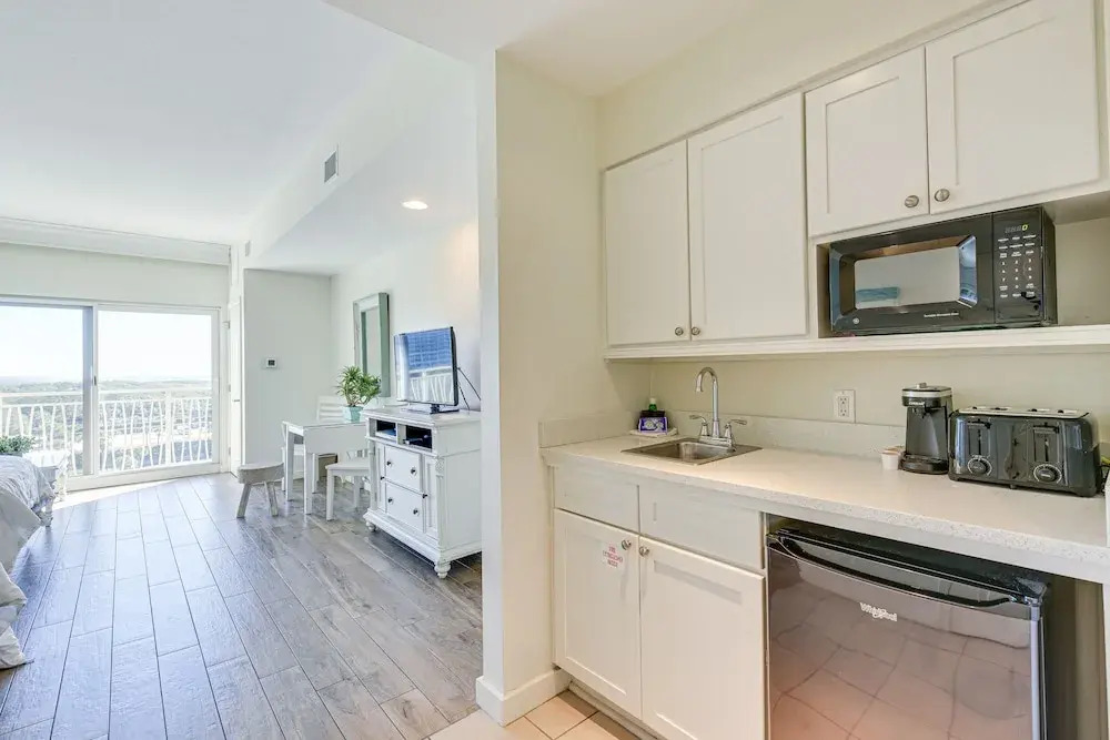 Destin Resort Studio w Pool Walk to Beach - photo 18