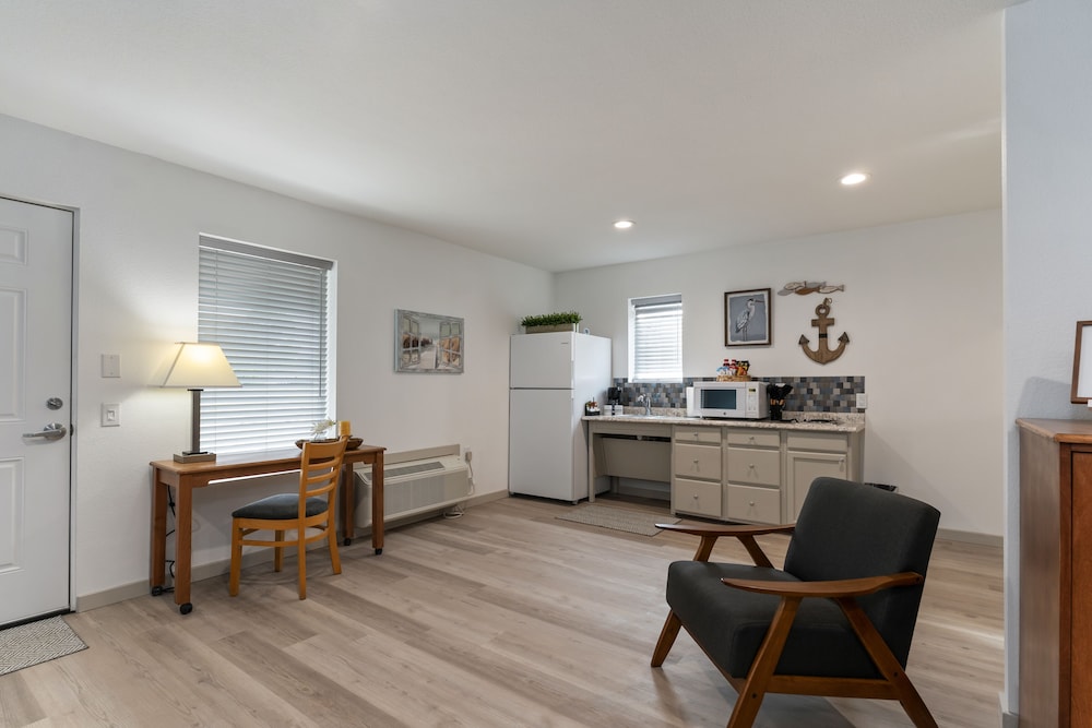 Extended Stay Gun Barrel City - photo 9