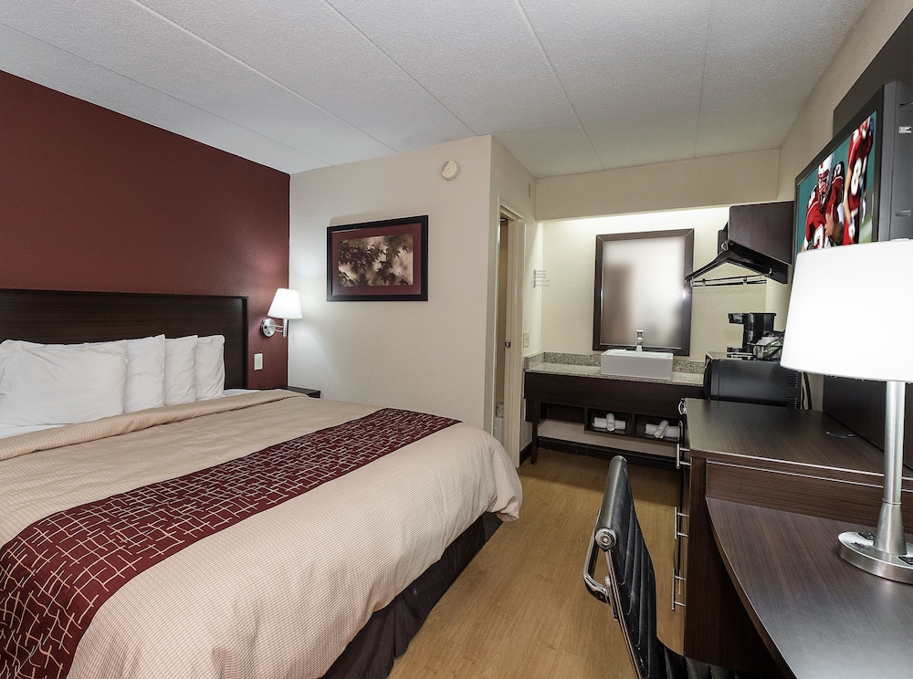 Red Roof Inn Toledo Maumee - photo 15