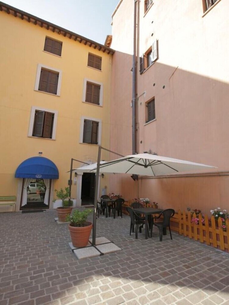 Il Cavallino — hotel in Fossombrone