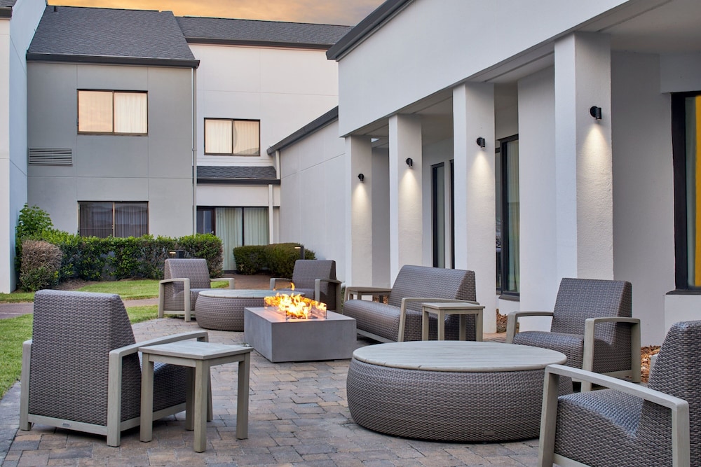 Courtyard by Marriott Memphis Airport - photo 36