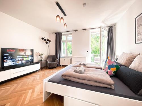 Zentrale Ferienwohnung mit Parkplatz 2 Schlafzimmern Küche Waschmaschine & Balkon — 4-Star Luxury Hotel in Leipzig, Germany