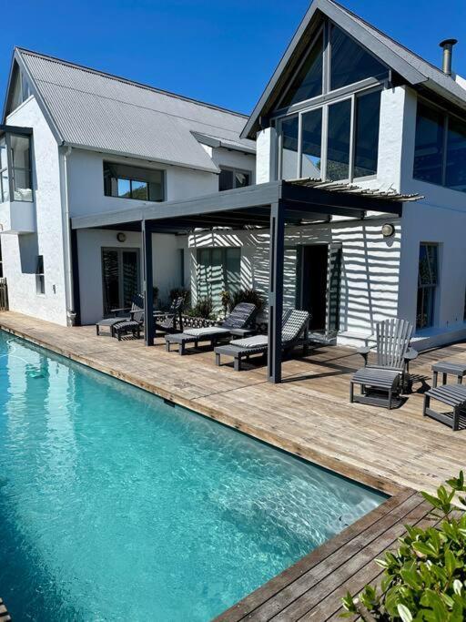 Coastal Charm Villa Kommetjie — 4-Star Luxury Hotel in Cape Town, South Africa