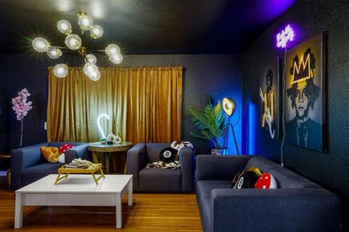 5 Bedroom Home 10 Min Drive To Downtown — 4-Star Luxury Hotel in Denver, United States