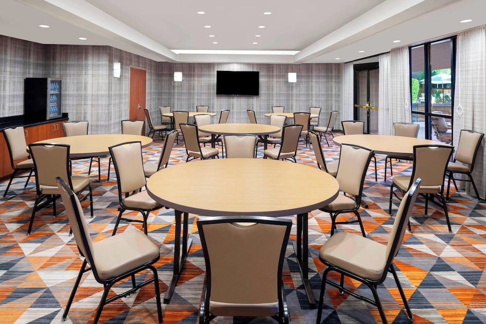 Courtyard by Marriott Scottsdale North - photo 33