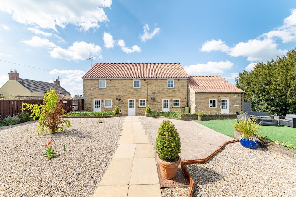 Finest Retreats Bilsdale Hall Cottage — 4-Star Luxury Hotel in Thirsk, United Kingdom