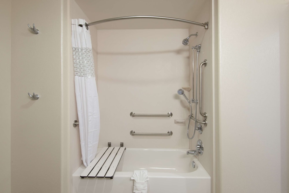 Hampton Inn & Suites Albuquerque North I 25 - photo 17
