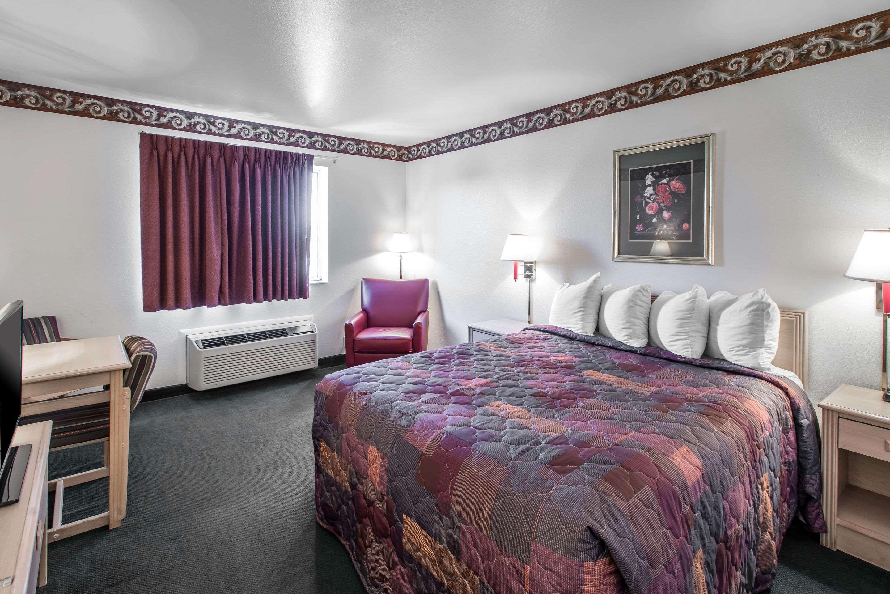 Baymont by Wyndham Loveland Fort Collins Area - photo 46