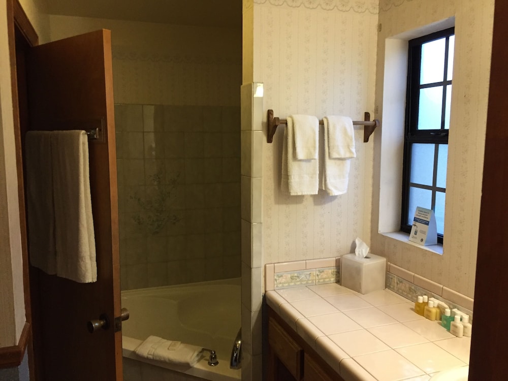 Seacrest Inn - photo 135