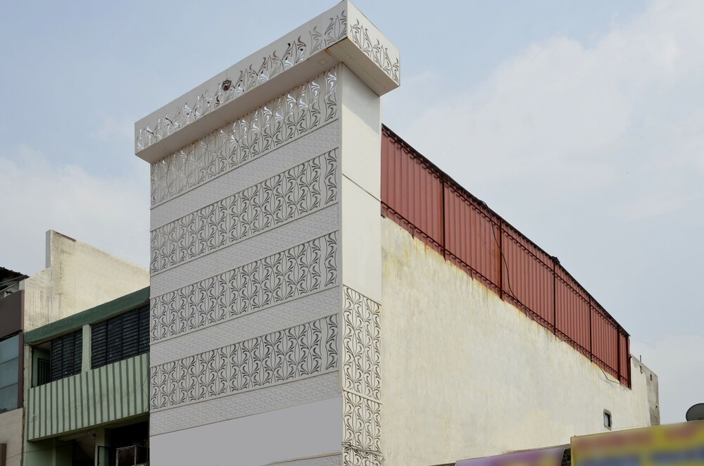 OYO 6116 Sanjay International - last minute hotel in Kanpur