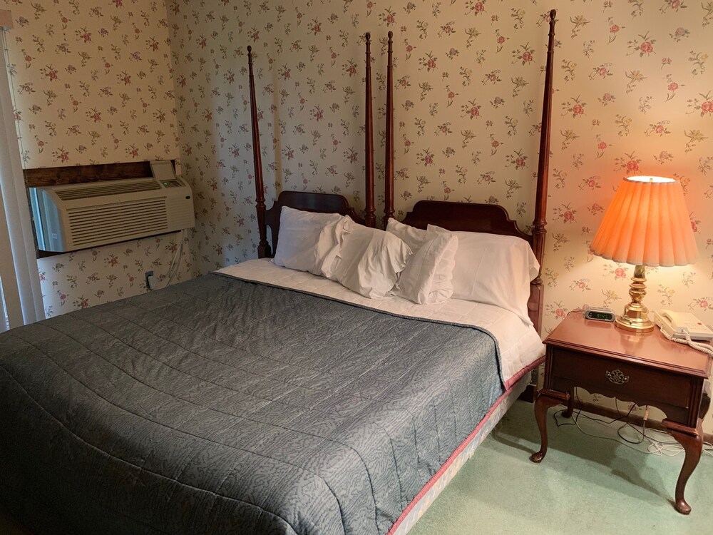 The Lodge Resort Hotel - photo 11
