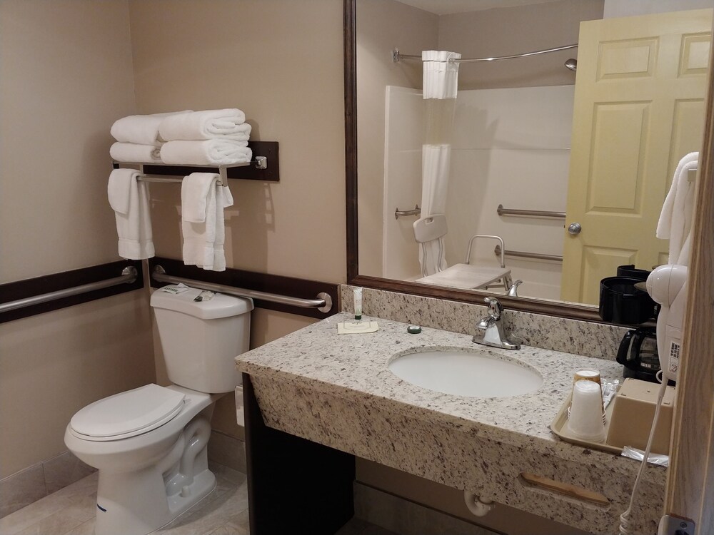 Harborside Inn - photo 10