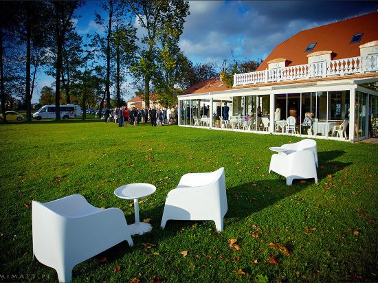 Pałac Żaków — hotel in Siennica