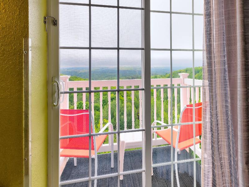Holiday Inn Express & Suites Petoskey by IHG - photo 87