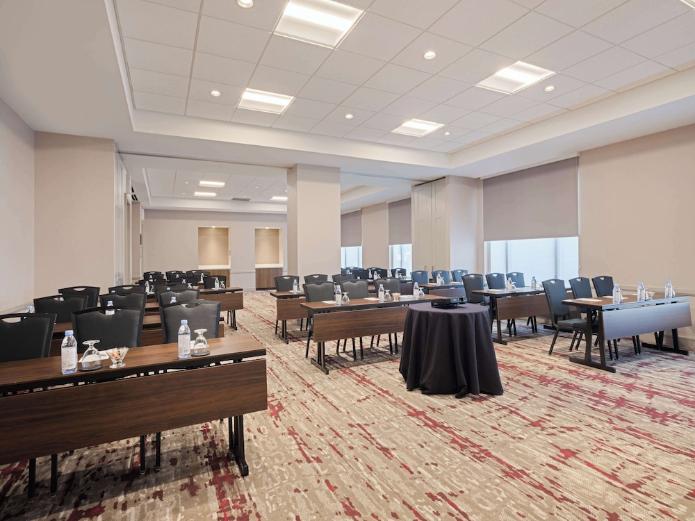 Hilton Garden Inn Chicago Downtown Magnificent Mile - photo 40