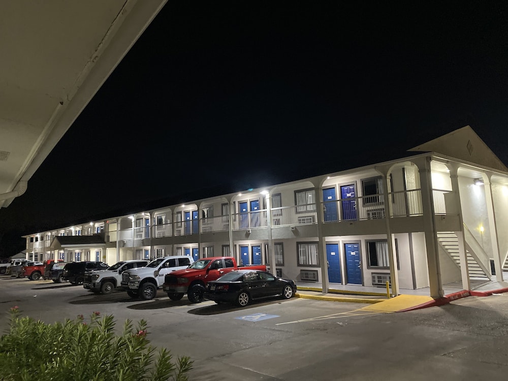 Motel 6 Bryan TX College Station - photo 33