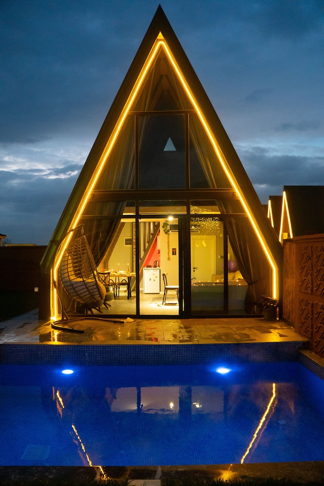 Triangle Life Suit in Kosekoy, Turkey