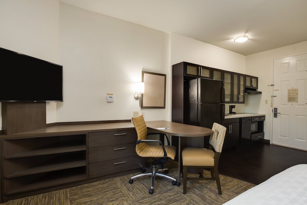Candlewood Suites Ft. Lauderdale Airport Cruise an IHG Hotel - photo 17