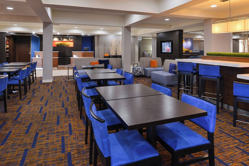 Country Inn & Suites by Radisson Brown Deer Milwaukee North - photo 34