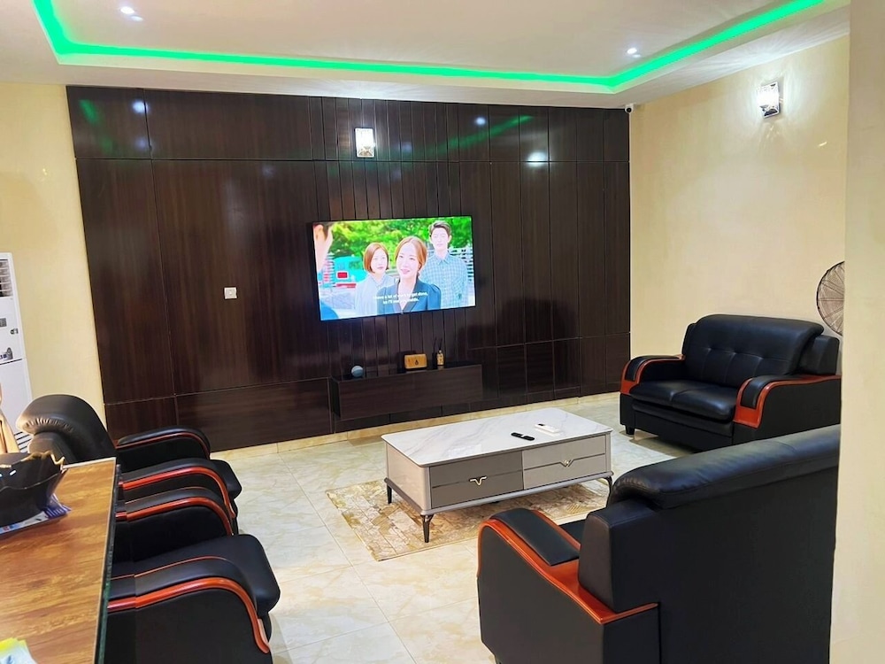 Ayinde homes — 4-Star Luxury Hotel in Abuja, Nigeria
