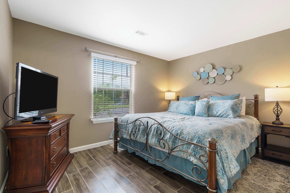 Abby Lane Leisure Time Near Lake Taneycomo in Branson, United States