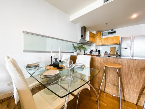 Downtown View 65 SQM Ultra Fast Wifi Sathorn