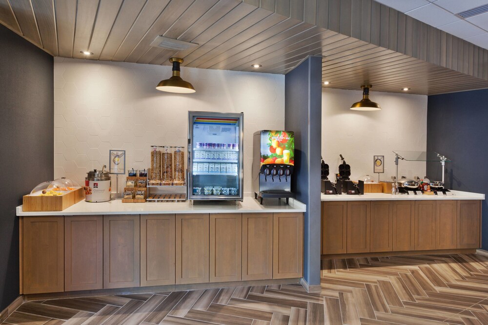 Fairfield Inn & Suites by Marriott Birmingham Colonnade - photo 31