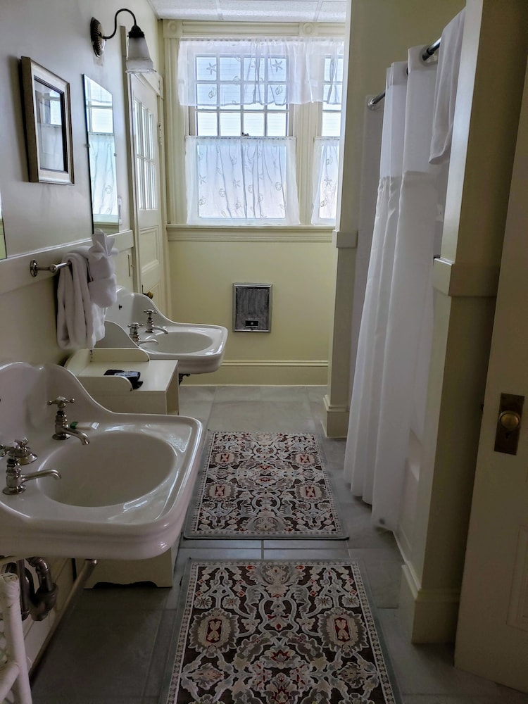 Moseley Cottage Inn & Town Motel - photo 56