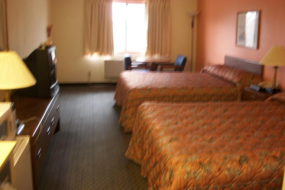 Lodi Valley Suites - photo 18