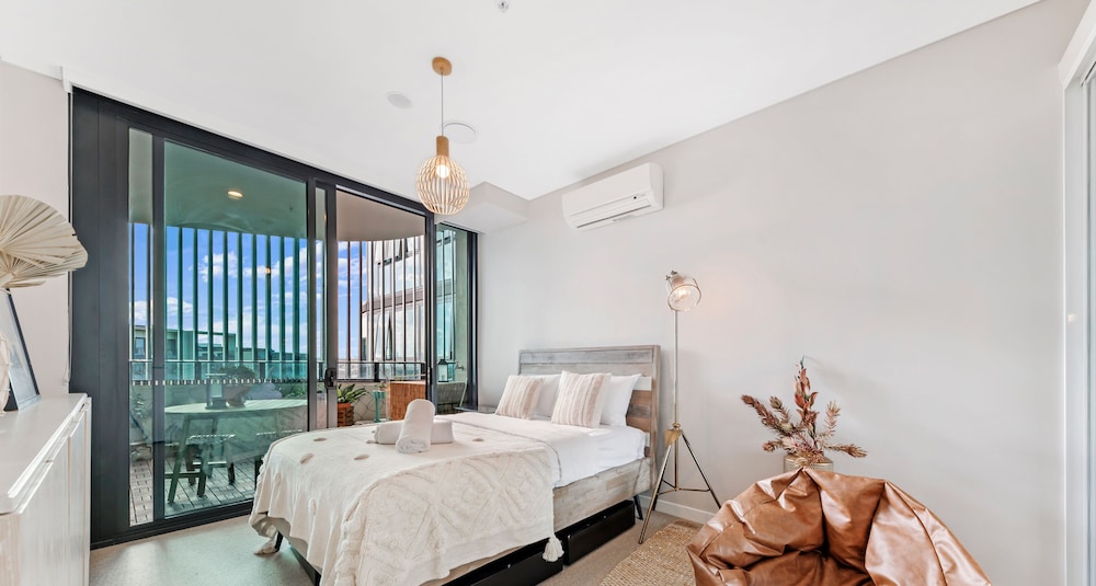 KozyGuru Wentworth Point 2 Beds stylish APT Free Parking — 4-Star Luxury Hotel in Sydney, Australia