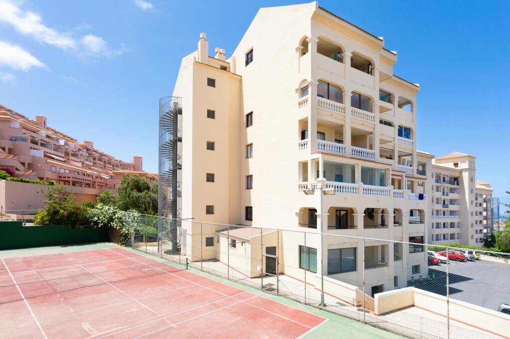 Castle Harbour Phoebe's Flat Los Cristianos by LoveTenerife — 4-Star Luxury Hotel in Arona, Spain
