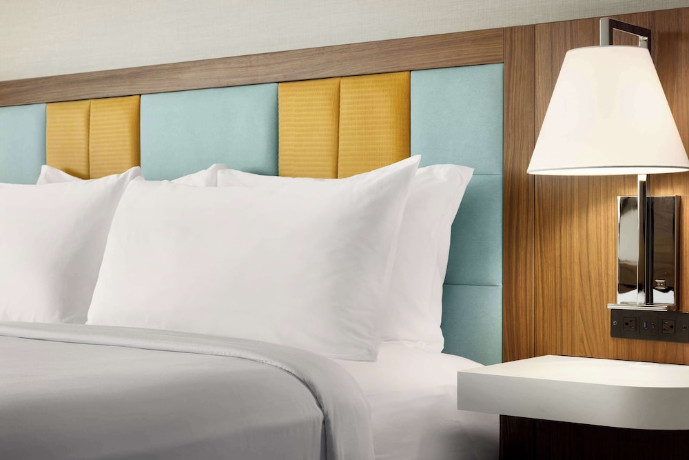 Hampton Inn & Suites by Hilton Maui North Shore - photo 14