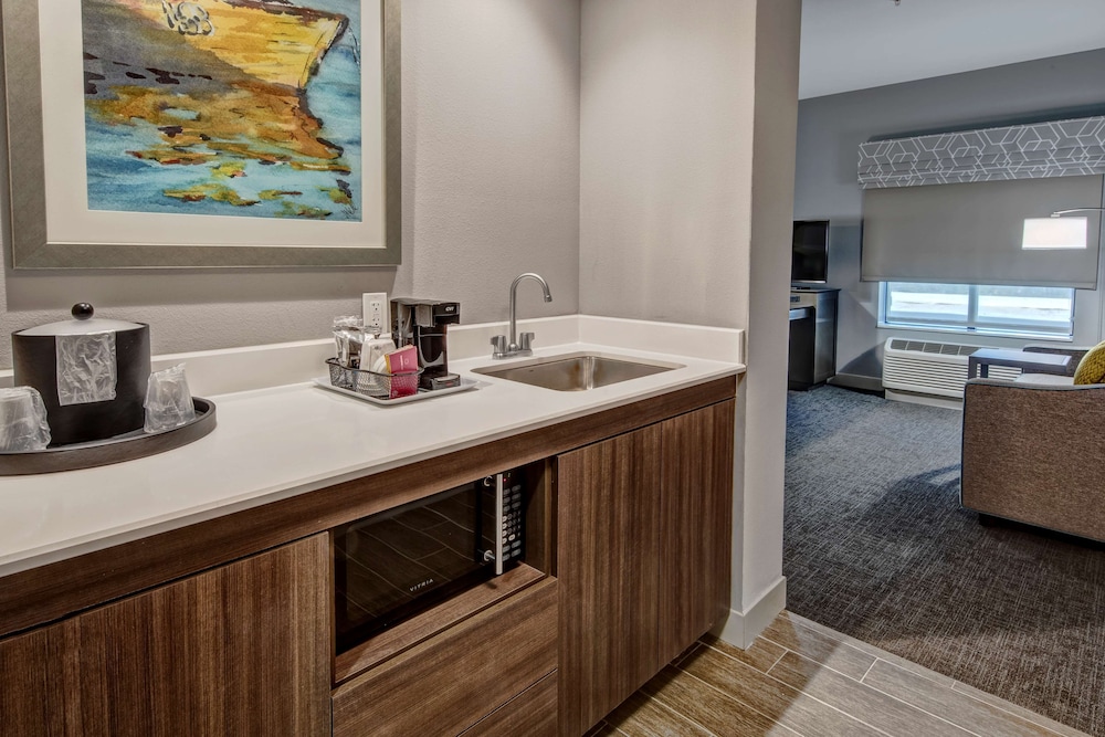 Hampton Inn & Suites San Jose Airport - photo 9
