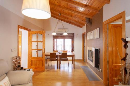 Apartamento Jaen Catedral Centro Historico Espacioso Plaza Parking — 4-Star Luxury Hotel in Jaen, Spain