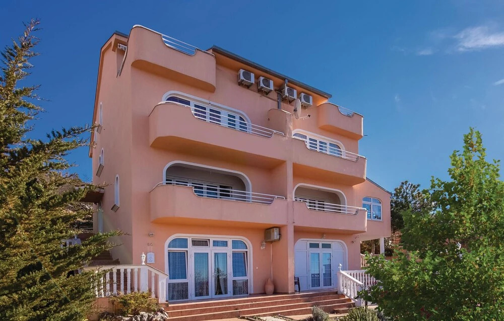 Amazing Apartment In Dramalj With Wifi — 4-Star Luxury Hotel in Crikvenica, Croatia