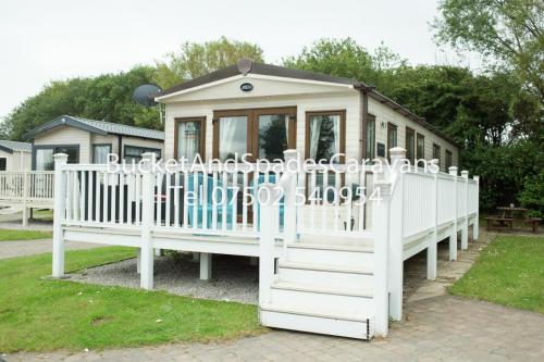 Blackpool caravans Marton mere - last minute hotel in Blackpool