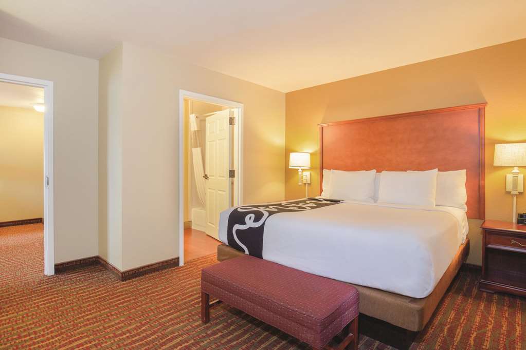 La Quinta Inn & Suites by Wyndham Bentonville - photo 28
