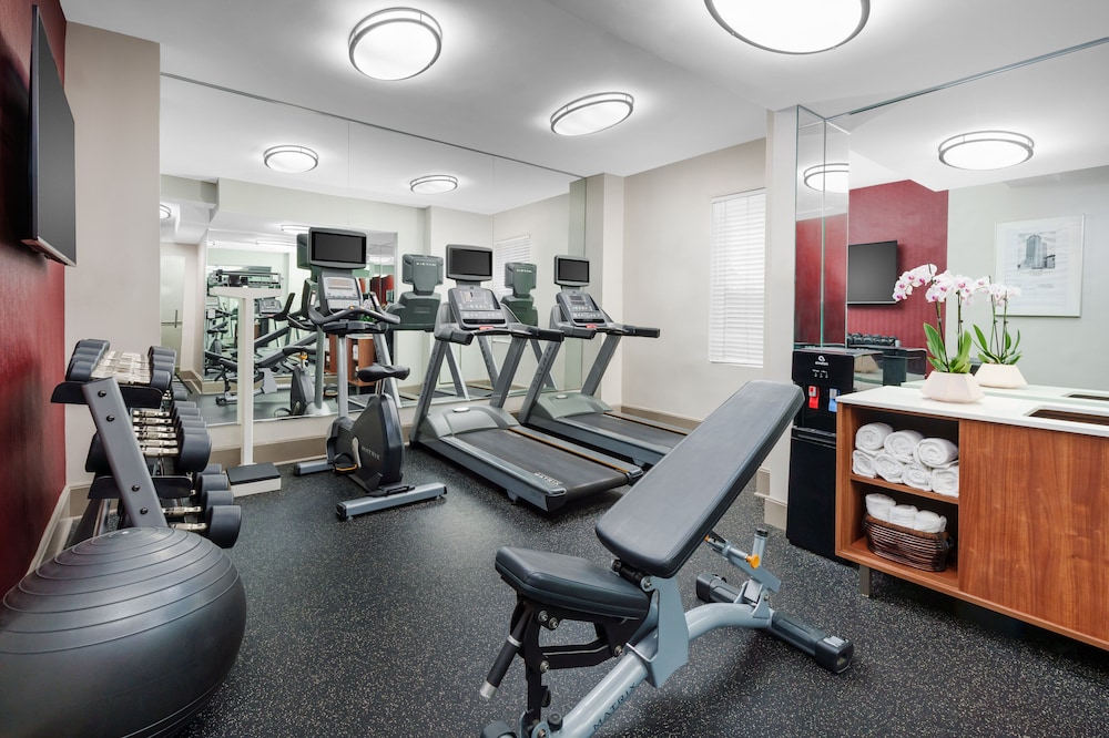 Holiday Inn Express Chicago Magnificent Mile - photo 33