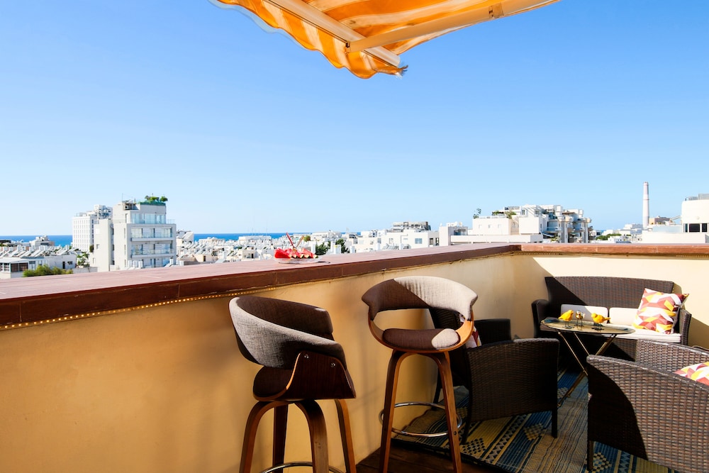 Penthouse with Panoramic View by FeelHome — 4-Star Luxury Hotel in Tel Aviv, Israel