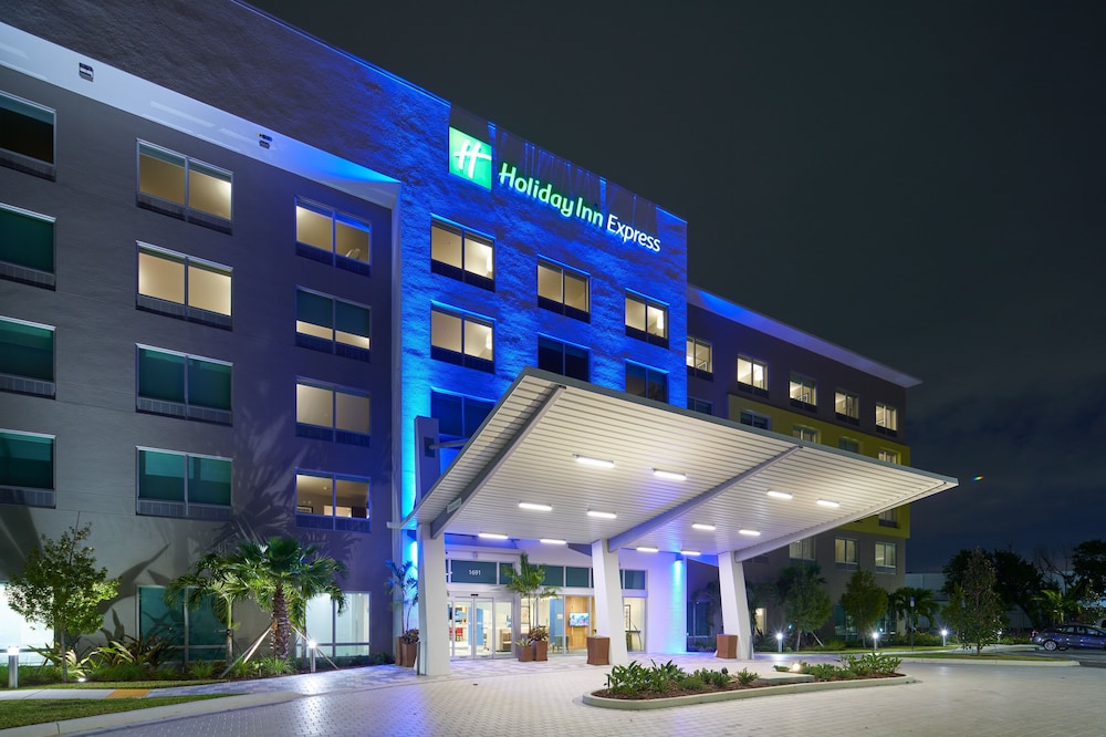 Holiday Inn Express Doral Miami by IHG - photo 37