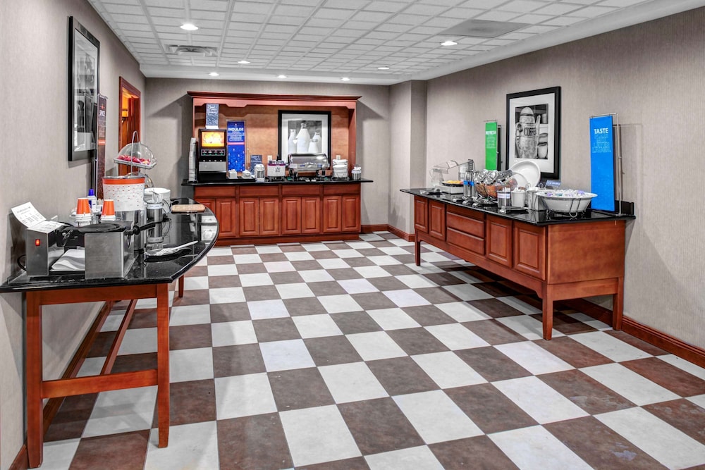 Hampton Inn Coldwater - photo 20