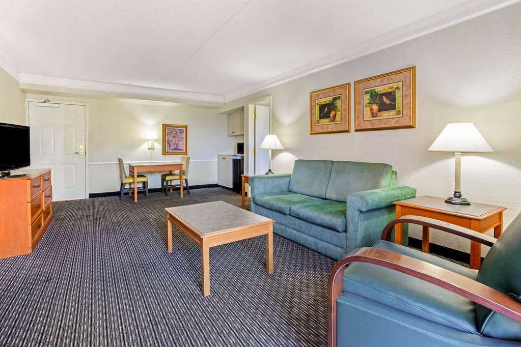 La Quinta Inn Tampa Bay Pinellas Park Clearwater - photo 37