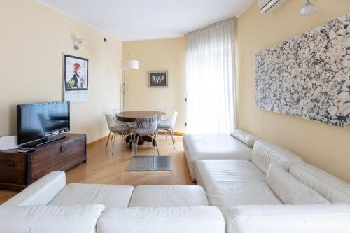 Spacious two bedrooms Solari area Mirable PM — 4-Star Luxury Hotel in Milan, Italy