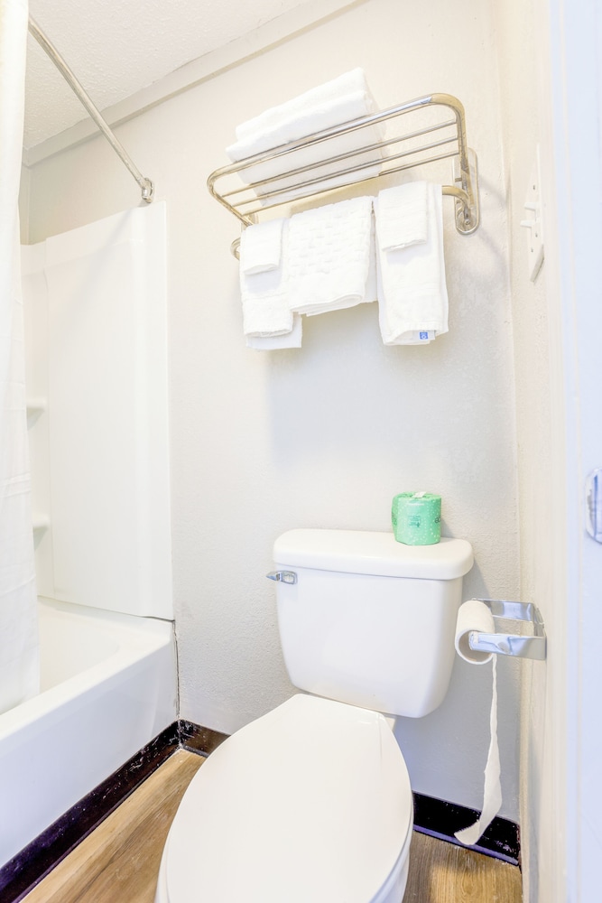 Cozy Garden Inn By OYO Hwy 40 Richmond - photo 37