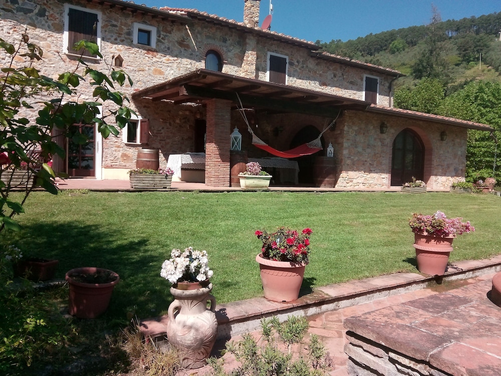 La Casa dei Ricordi in Buti — 4-Star Luxury Hotel in Buti, Italy