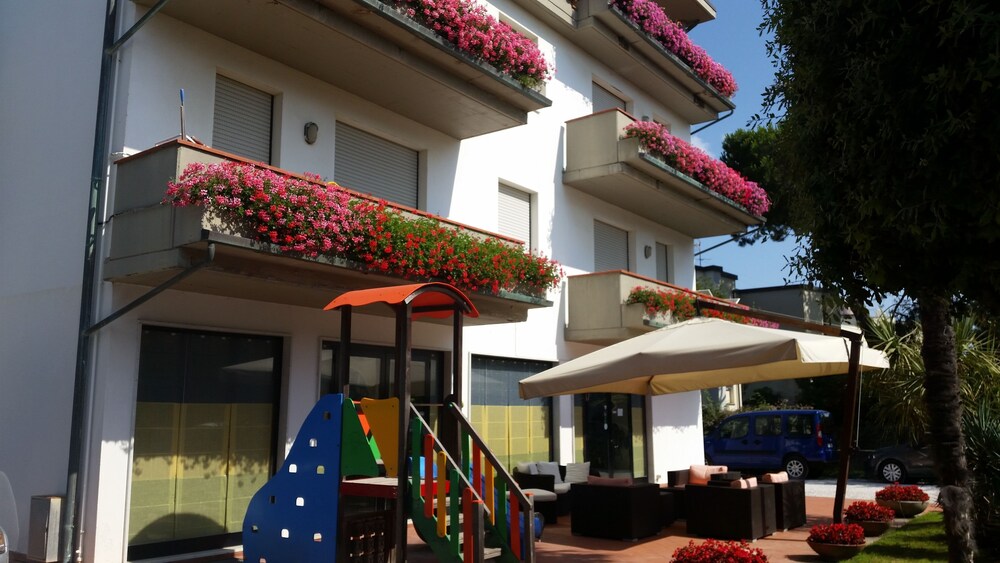 Orchidea Marina in Marina Di Pisa-Tirrenia-Calambrone, Italy