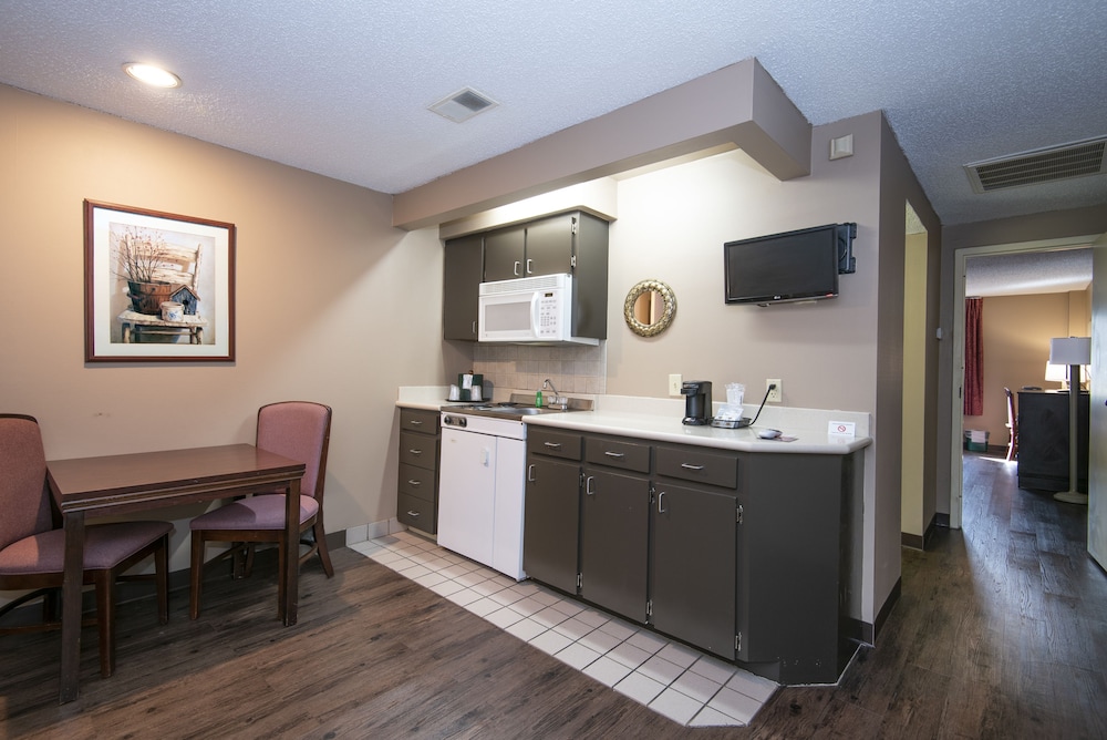 Guest Inn & Suites Midtown Medical Center - photo 14